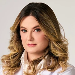 Dra. Ariana Paula de Campos Jumes
